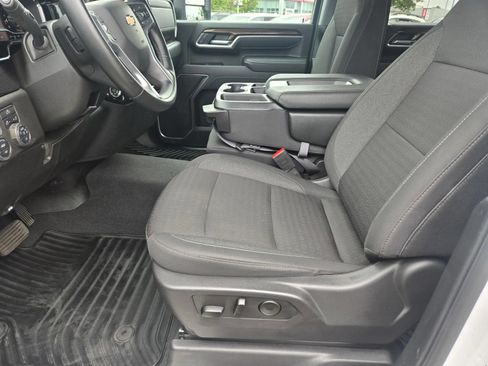 Used 2025 Chevrolet Silverado 2500 LT w/ Convenience Package AWD/4WD image 12
