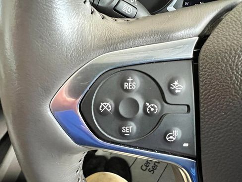 Used 2020 Chevrolet Traverse LT image 18