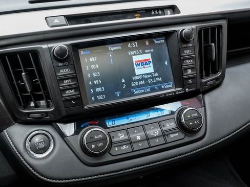 Used 2018 Toyota RAV4 XLE image 34