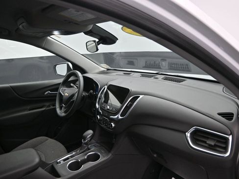 Used 2023 Chevrolet Equinox LT image 10