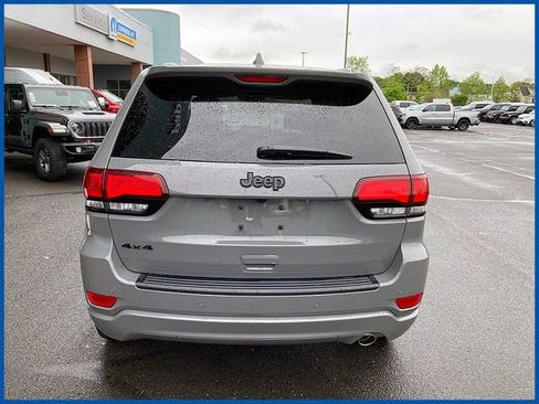 Certified 2022 Jeep Grand Cherokee Laredo X AWD/4WD image 6