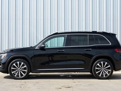 Used 2021 Mercedes-Benz GLB 250 w/ Premium Package image 8