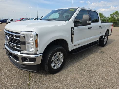 Used 2025 Ford F250 XLT w/ FX4 Off-Road Package AWD/4WD image 1