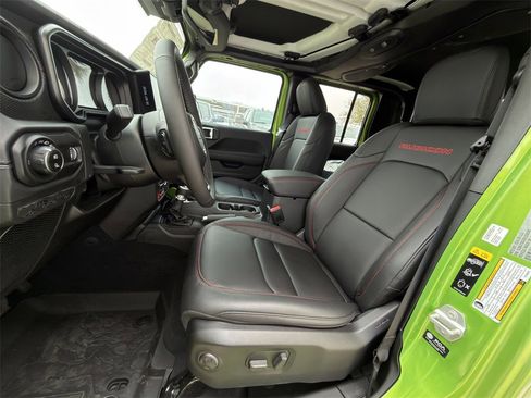 New 2025 Jeep Gladiator Rubicon image 19