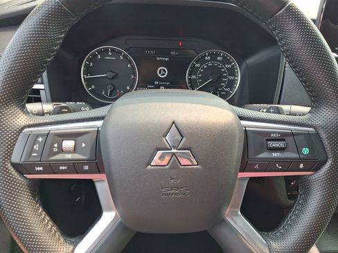 Used 2023 Mitsubishi Outlander SE AWD/4WD image 20