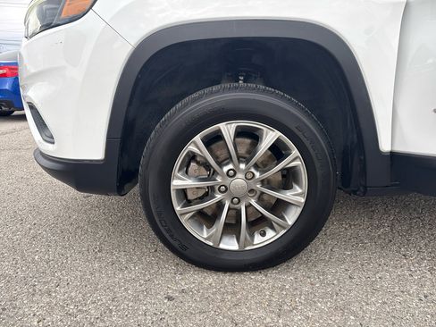 Used 2019 Jeep Cherokee Latitude Plus image 27