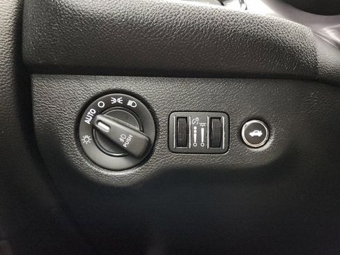 Used 2022 Dodge Challenger GT RWD image 10
