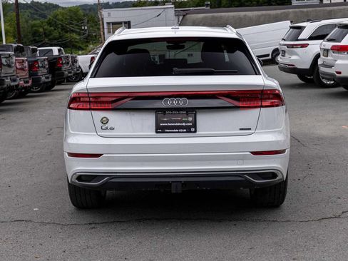 Used 2023 Audi Q8 Premium w/ Convenience Package AWD/4WD image 5