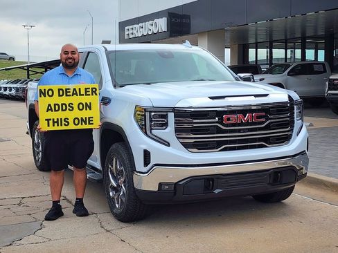 New 2026 GMC Sierra 1500 SLT image 1
