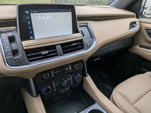 Used 2022 Chevrolet Tahoe Premier w/ Premium Package image 24