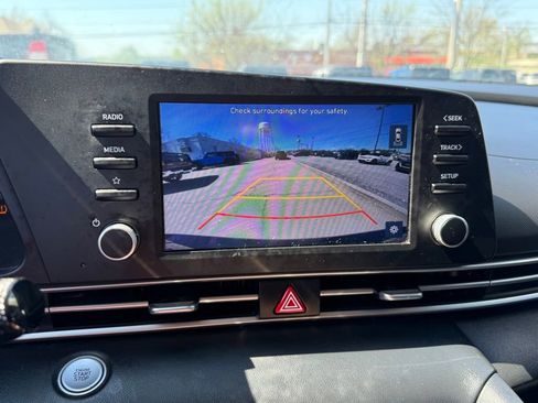 Used 2021 Hyundai Elantra SEL image 19