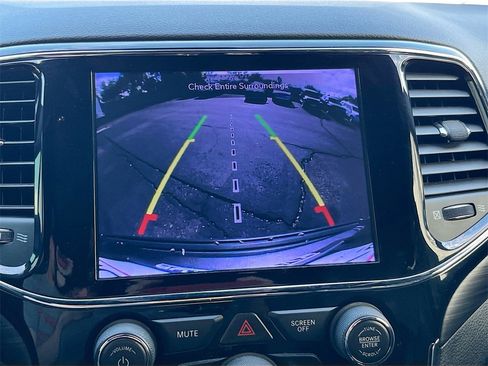 Used 2020 Jeep Grand Cherokee Altitude image 14