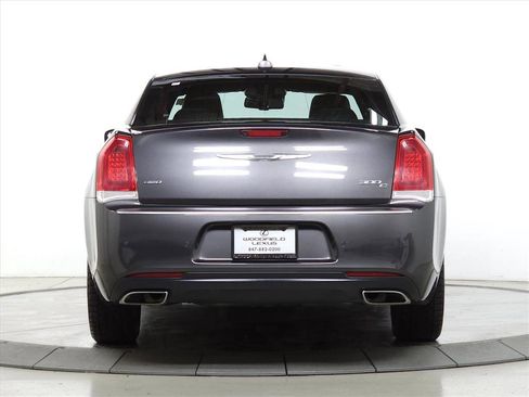 Used 2016 Chrysler 300 C Platinum w/ Safetytec Plus Group image 6
