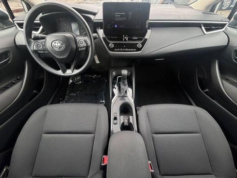 Used 2025 Toyota Corolla LE FWD image 32