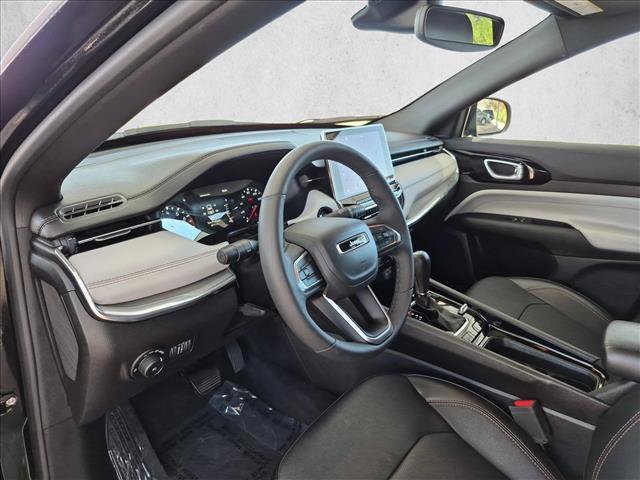 Used 2023 Jeep Compass Limited AWD/4WD image 10