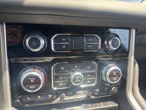 Used 2022 GMC Yukon Denali AWD/4WD image 24