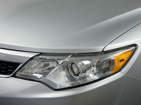 Used 2014 Toyota Camry SE image 11