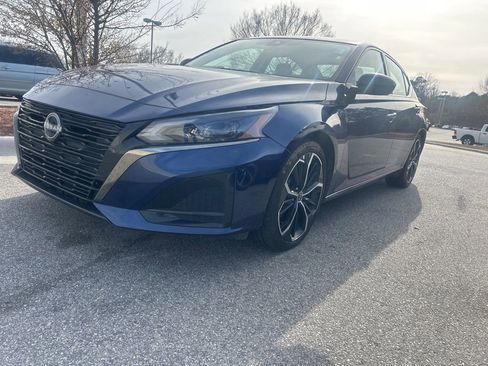 Used 2024 Nissan Altima 2.5 SR image 1