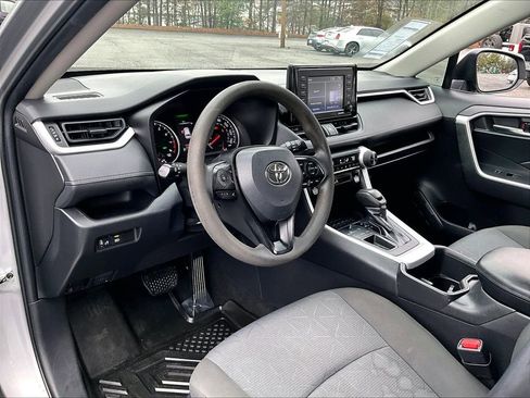 Used 2022 Toyota RAV4 XLE image 21