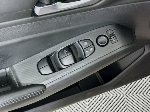 Certified 2025 Nissan Altima 2.5 SV FWD image 23