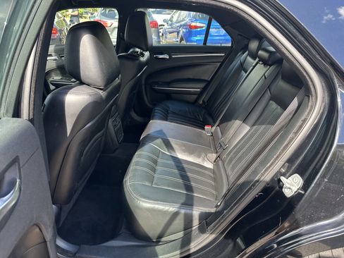 Used 2018 Chrysler 300 S image 18