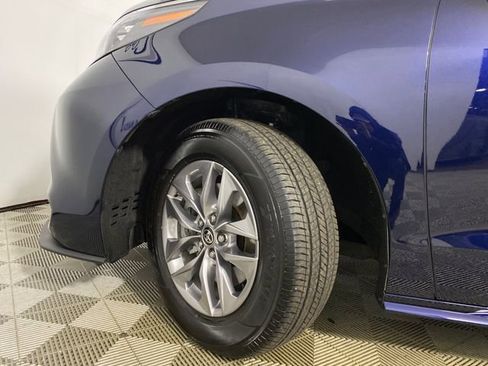 Used 2025 Toyota Sienna XLE w/ XLE Plus Package image 26