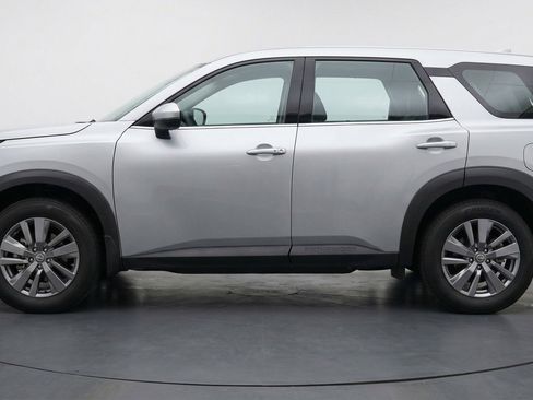 Used 2025 Nissan Pathfinder SV FWD image 5