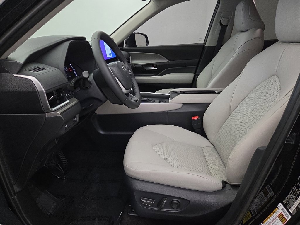 Used 2026 Toyota Grand Highlander AWD Hybrid image 30