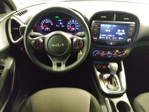 Used 2022 Kia Soul LX FWD image 22
