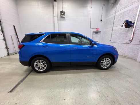 Used 2024 Chevrolet Equinox LT AWD/4WD image 3