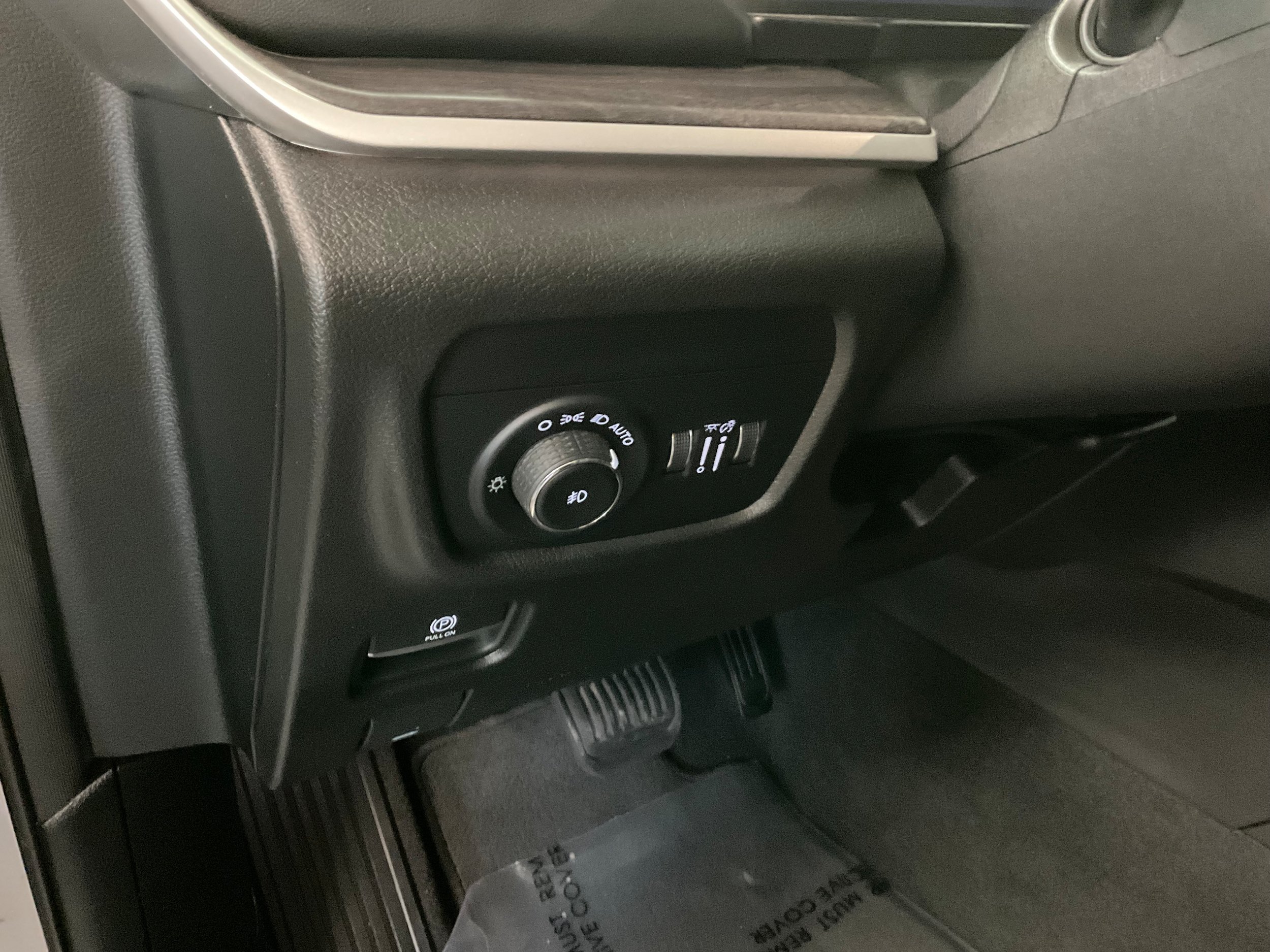 Used 2022 Jeep Grand Cherokee Limited AWD/4WD image 12