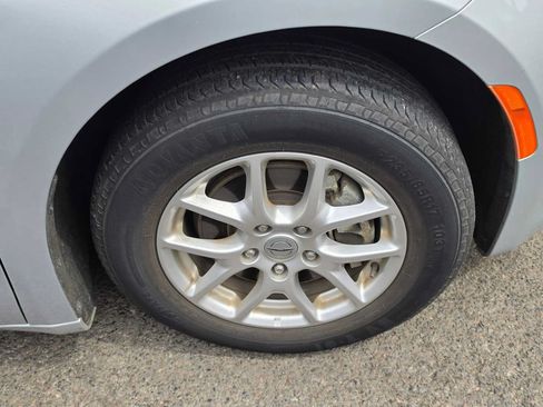Used 2023 Chrysler Voyager LX FWD image 8