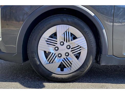 Used 2025 Kia K4 LX image 9