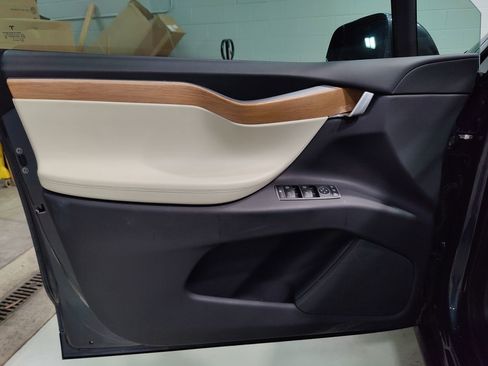 Used 2020 Tesla Model X Long Range image 19