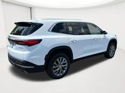 Used 2025 Buick Enclave Preferred AWD/4WD image 5