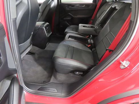 Certified 2025 Porsche Cayenne GTS AWD/4WD image 45