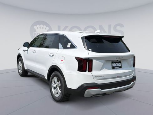 New 2026 Kia Sorento LX FWD image 4