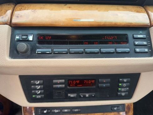 Used 2002 BMW X5 3.0i image 10