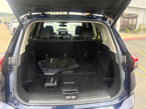 Used 2026 Nissan Rogue Platinum w/ Platinum Premium Package AWD/4WD image 11