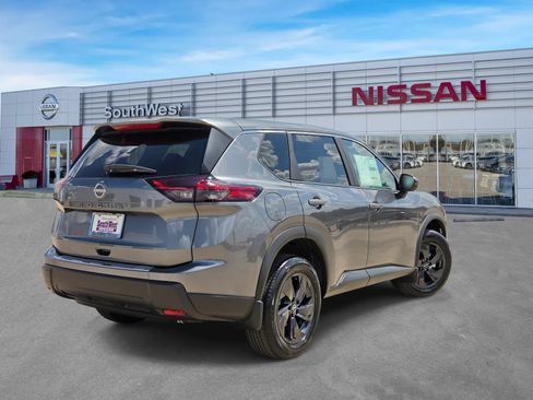 New 2026 Nissan Rogue SV FWD image 5