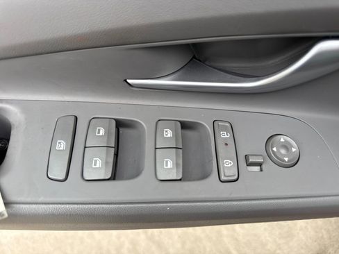 Used 2024 Hyundai Elantra SEL w/ Convenience Package image 15