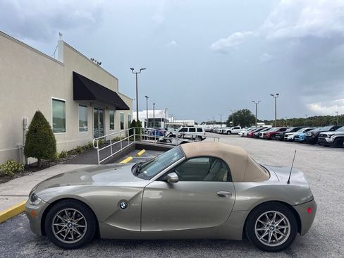 Used 2005 BMW Z4 2.5i RWD image 4