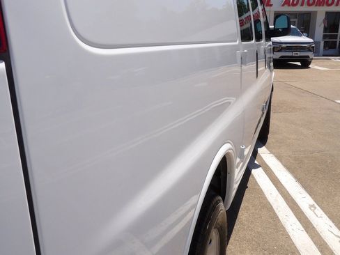 Used 2024 GMC Savana 2500 w/ Driver Convenience Package RWD image 12