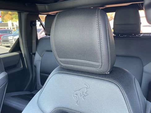 Used 2023 Ford Bronco Black Diamond image 18