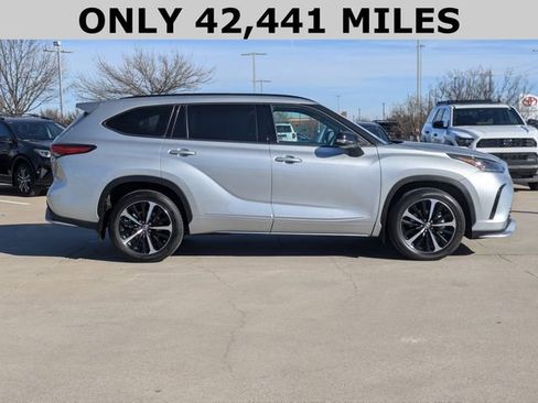 Used 2022 Toyota Highlander XSE image 4