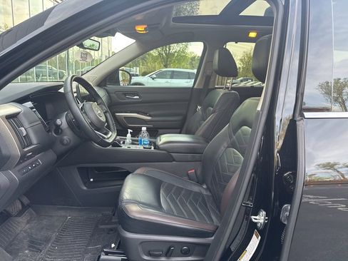 Certified 2024 Nissan Pathfinder Platinum w/ Cargo Package image 6