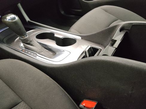 Used 2020 Chevrolet Malibu LT FWD image 26