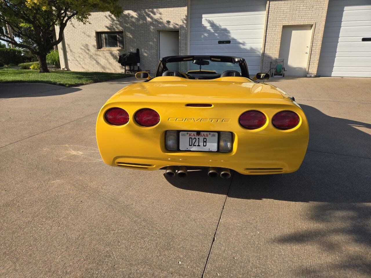 Used 2000 Chevrolet Corvette Convertible w/ Memory Pkg RWD image 8