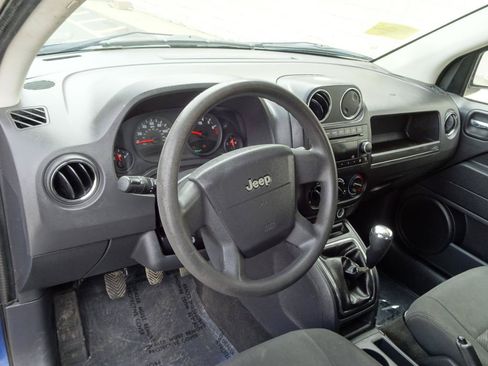 Used 2009 Jeep Compass Sport FWD image 8