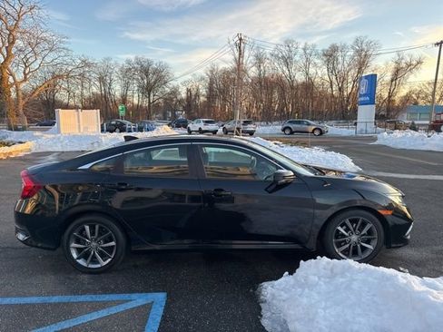 Used 2019 Honda Civic EX image 9